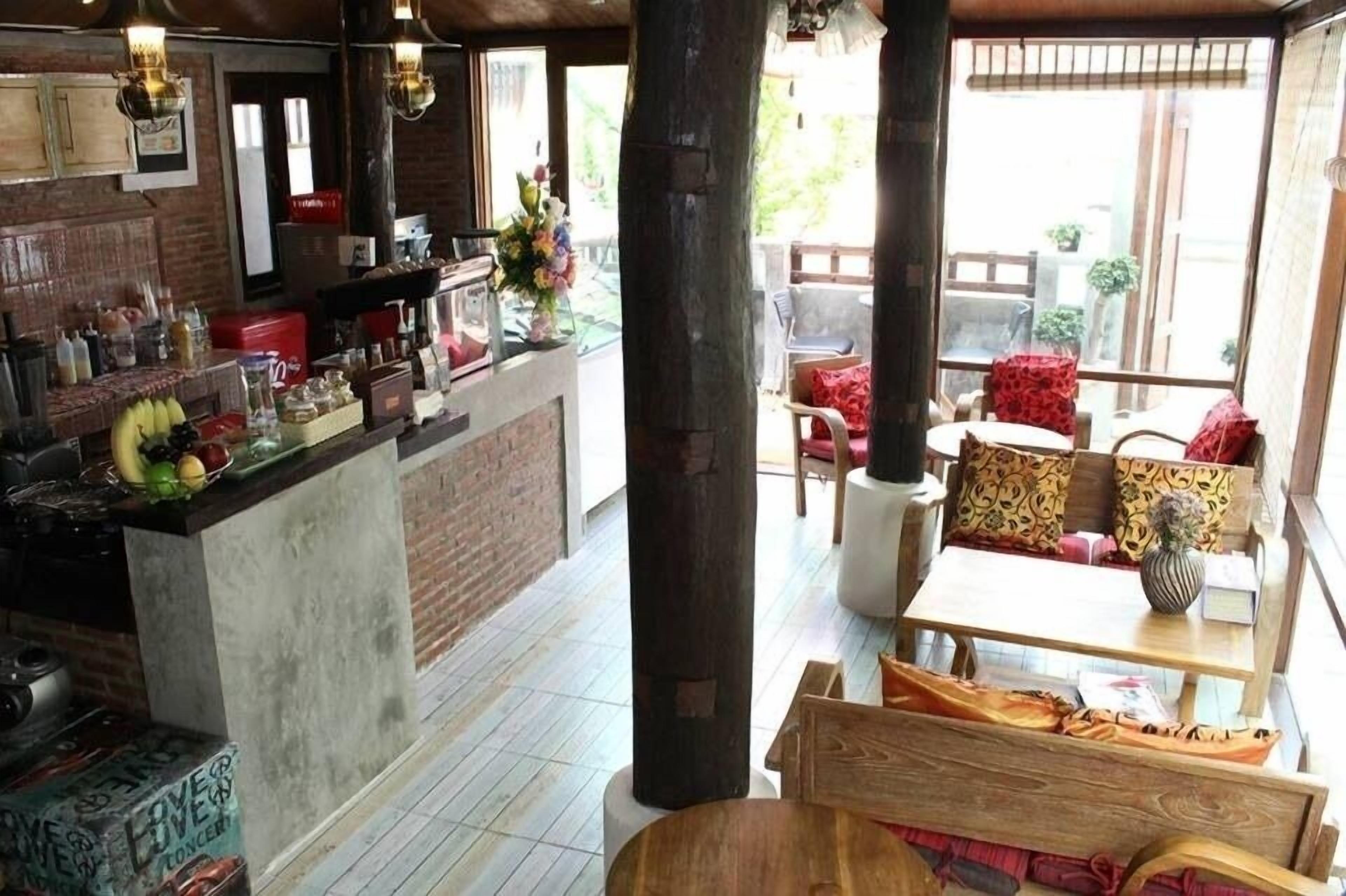 Pj House Hotel - Chiang Mai — Photos 1